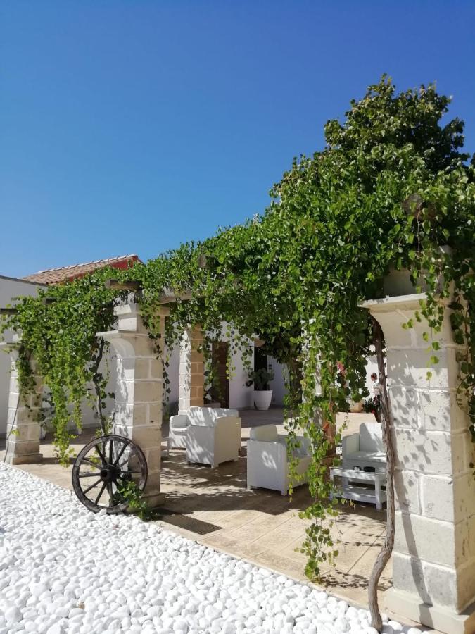 Il Giardino Del Tiglio Bed & Breakfast Uggiano La Chiesa Exterior foto