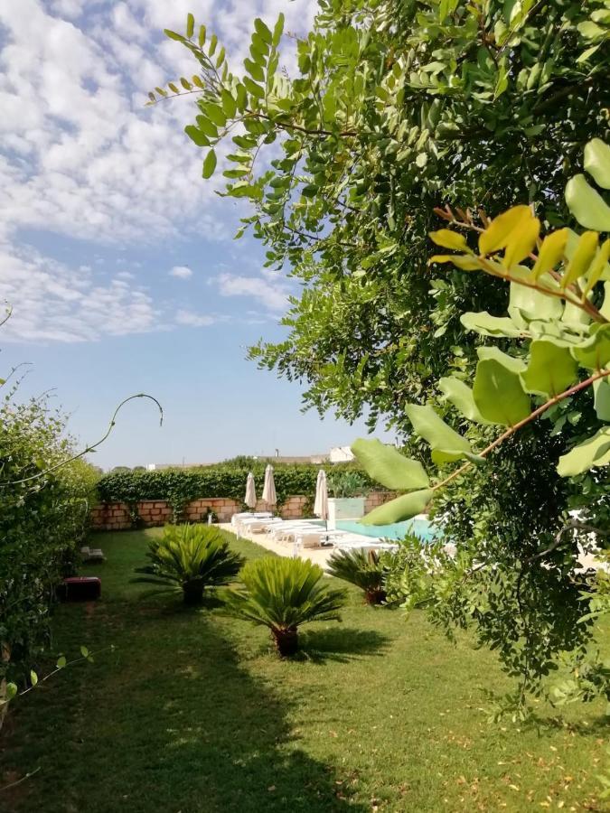Il Giardino Del Tiglio Bed & Breakfast Uggiano La Chiesa Exterior foto