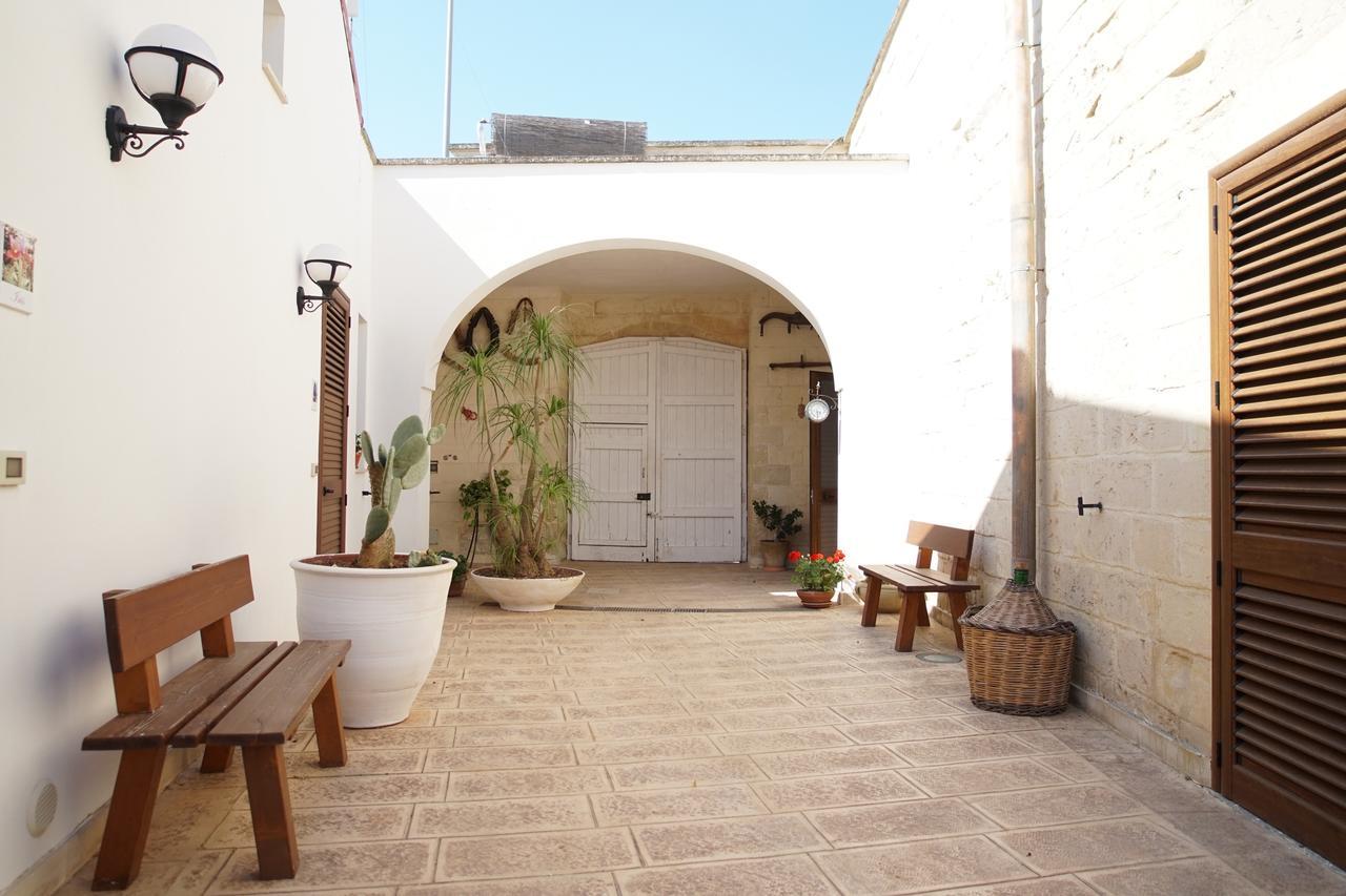 Il Giardino Del Tiglio Bed & Breakfast Uggiano La Chiesa Exterior foto